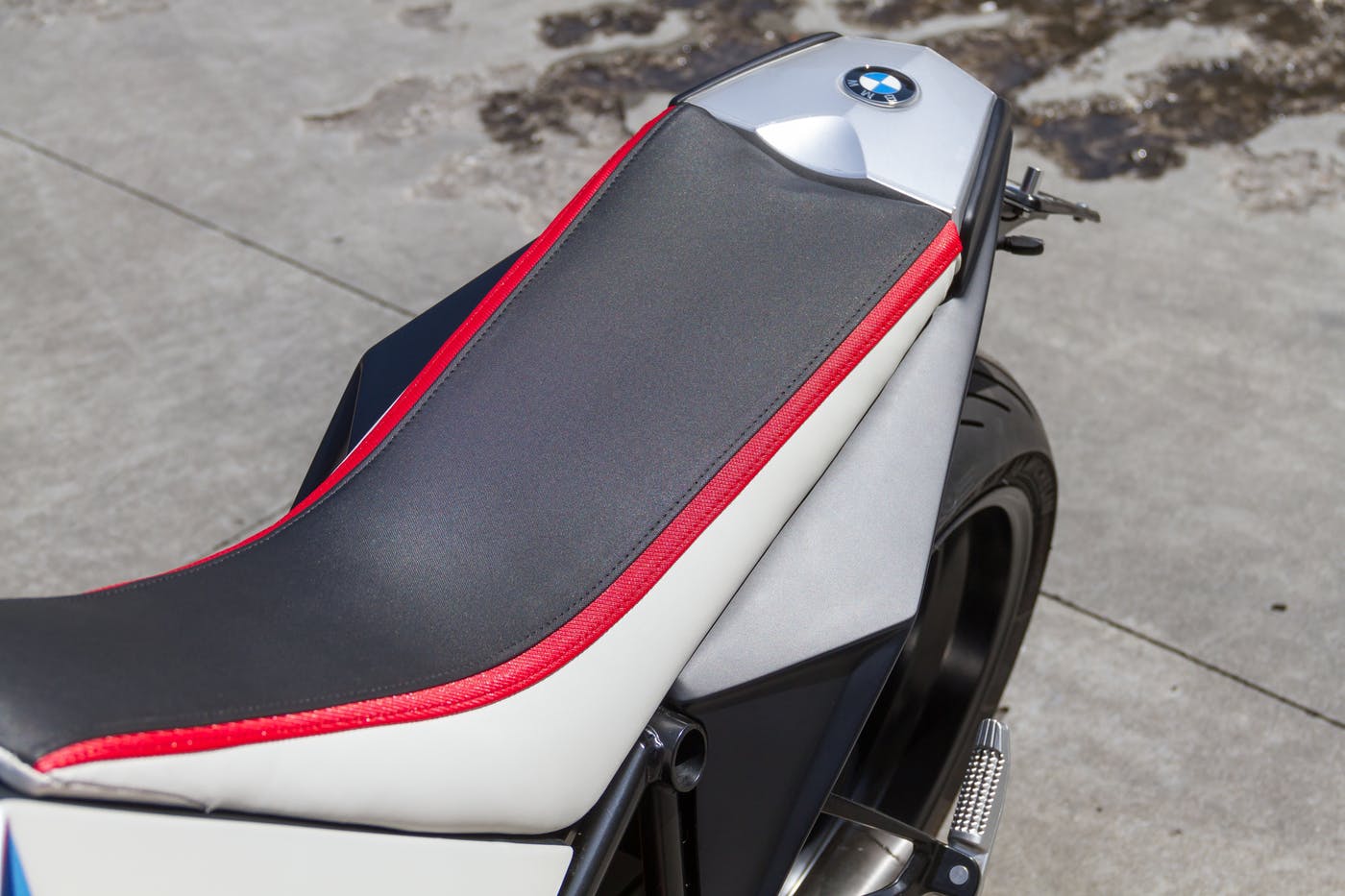 BMW R1200S by Greaser Garage